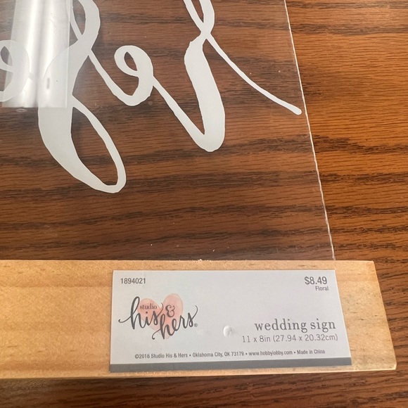 Reserved table sign - Picture 5 of 6